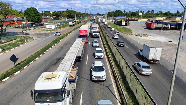 Acidente na BR-324