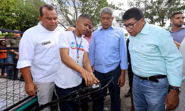 Governo da Bahia entrega equipamentos para cooperativas de material reciclável3