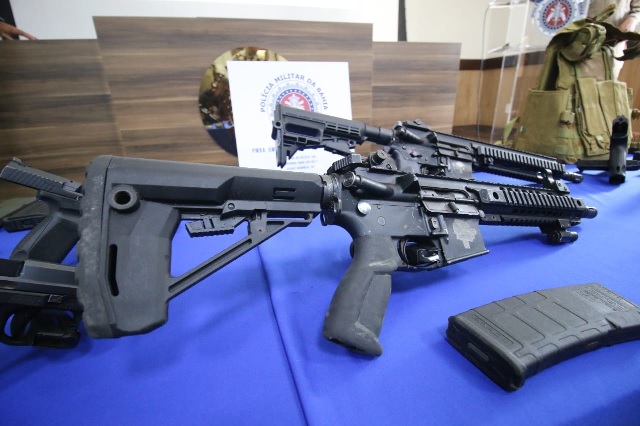 Polícia apreende 10 fuzis em janeiro e alcança a marca de 16 armas de fogo