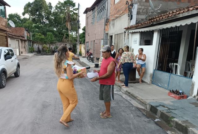 Sustentare doa alimentos para moradores afetados pelas chuvas 