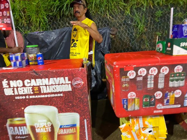 isopor de ambulantes na Barra