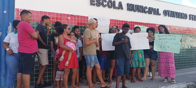 Estudantes da Escola Otaviano Ferreira Campos cobram abertura de turmas 4 e 5 do EJA
