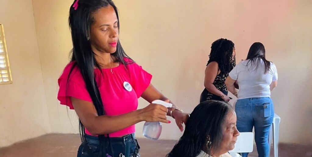 cortando cabelo 