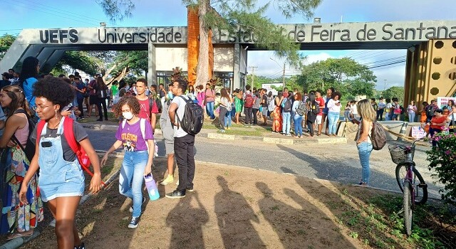 Manifestação estudantes Uefs - Paulo José- Acorda Cidade