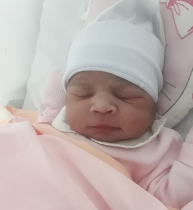 bebê nasceu dentro de transporte por aplicativo