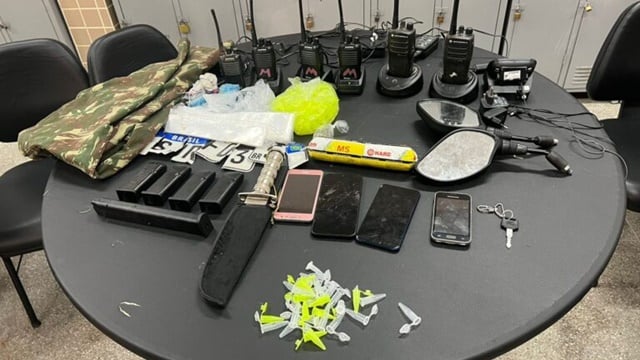 Motos são recuperadas e equipamentos são apreendidos em ação policial em Lauro de Freitas 