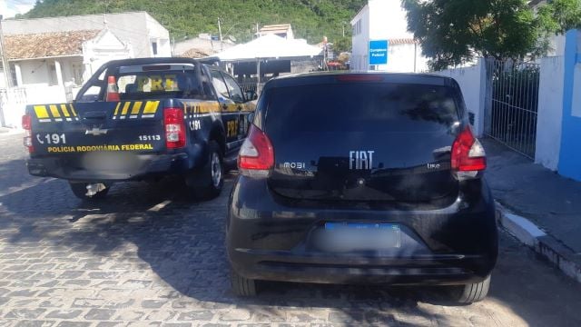 PRF recupera carro roubado1
