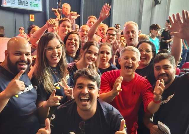 Palestra da CDL e Sebrae com Erik Penna lota teatro em Feira de Santana