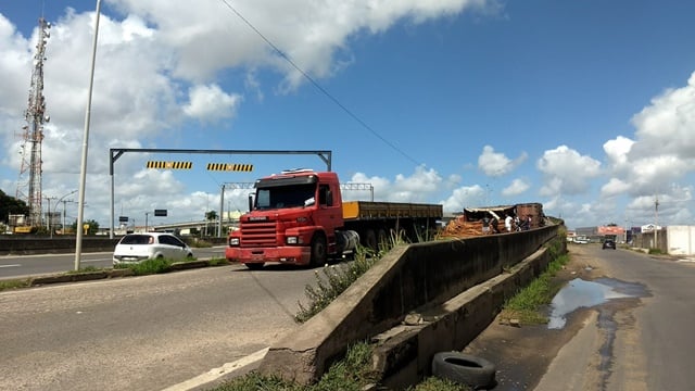 Carreta Tombada