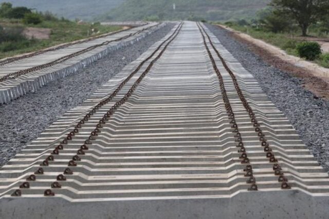 Ferrovia Oeste-Leste