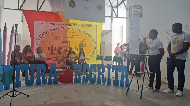 Sarau Literário na Escola Municipal Antônio Antunes dos Santos