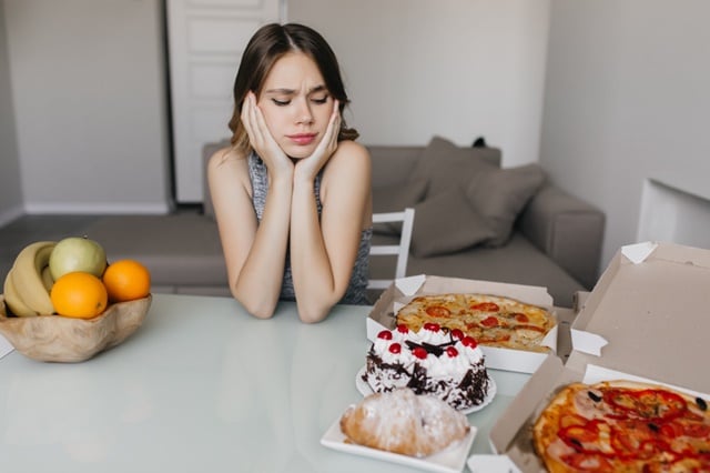 jovem/ alimentação