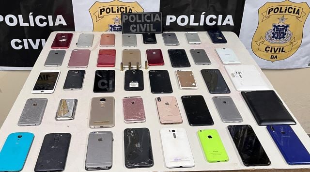 Polícia Civil de Feira de Santana apreende mais de 35 celulares com restrições de roubo