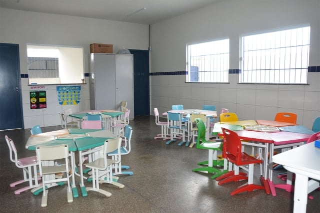 Inauguracao da Escola Helena Assis Suzarte