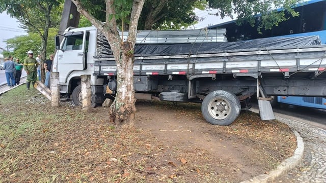 Acidente na Avenida Maria Quitéria