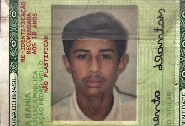 Jovem de 22 anos morre após colidir motocicleta contra boi em Feira de Santana