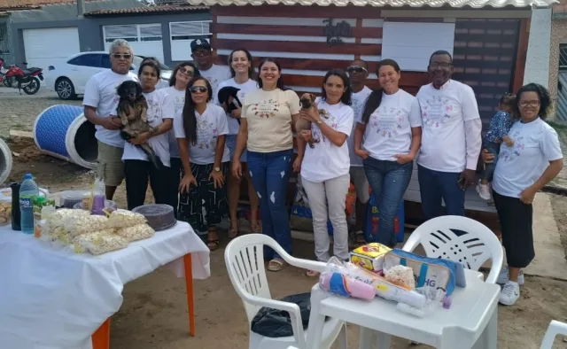 Casinha de acolhimento para cães abandonados é reinaugurada após ser incendiada