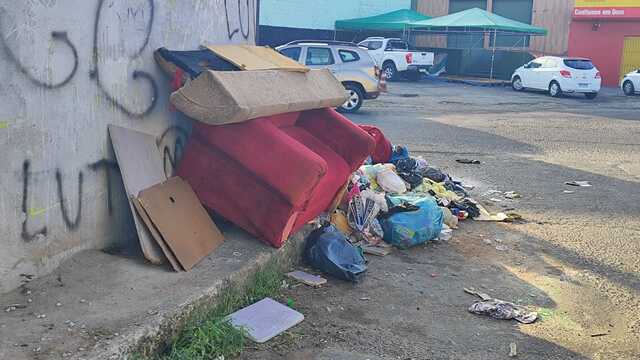 Moradores do bairro Rua Nova solicitam coleta de lixo e limpeza em rua (6)