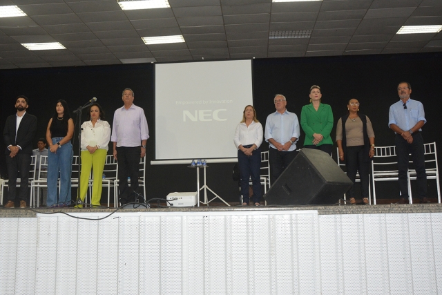 Estudantes ingressos do programa Jovem Aprendiz Feirense