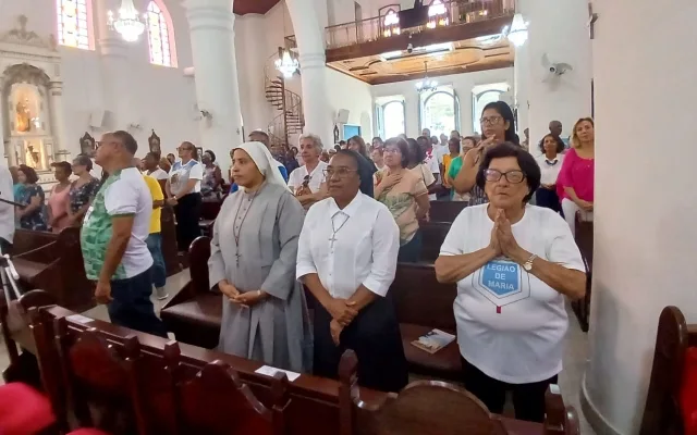 Dom Itamar Vian celebra aniversário com Missa na Catedral de Santana