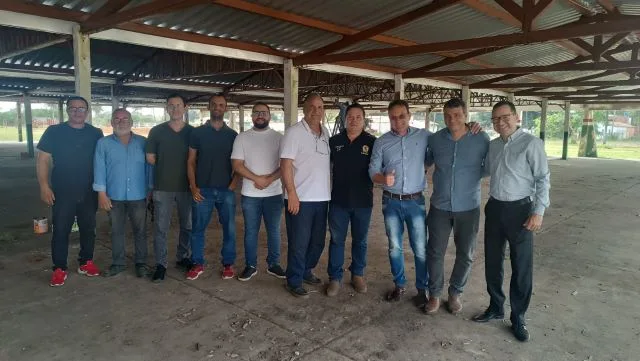 grupo de pessoas Alexandre Monteiro parque de exposições João Martins