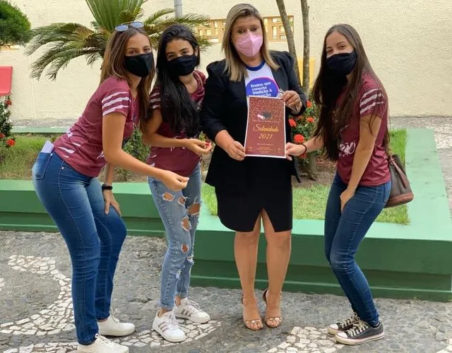 Professora Ana Claudia |