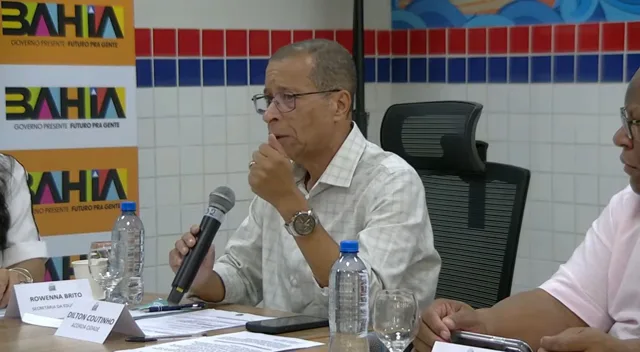 Radialista Dilton Coutinho comanda entrevista com governador