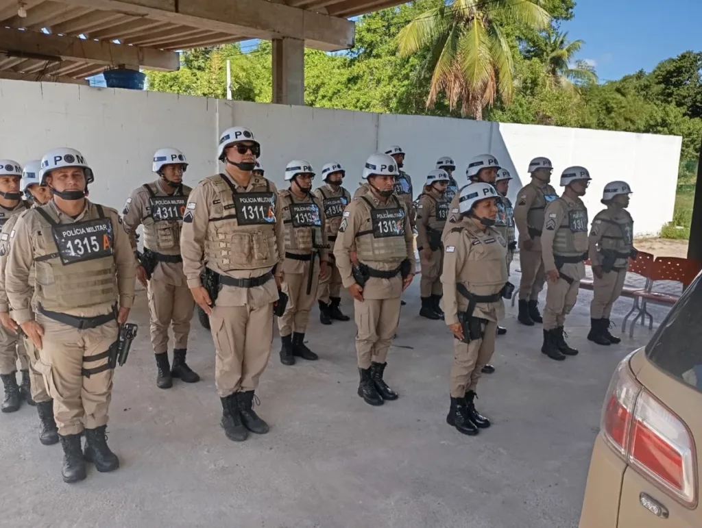 Policias militares que atuaram no Esquenta Micareta no Distrito de Maria Quitéria