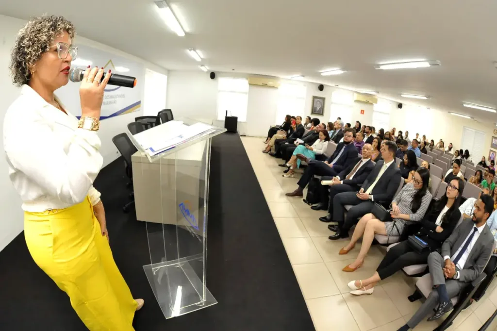 Premiação de professores na Esmam