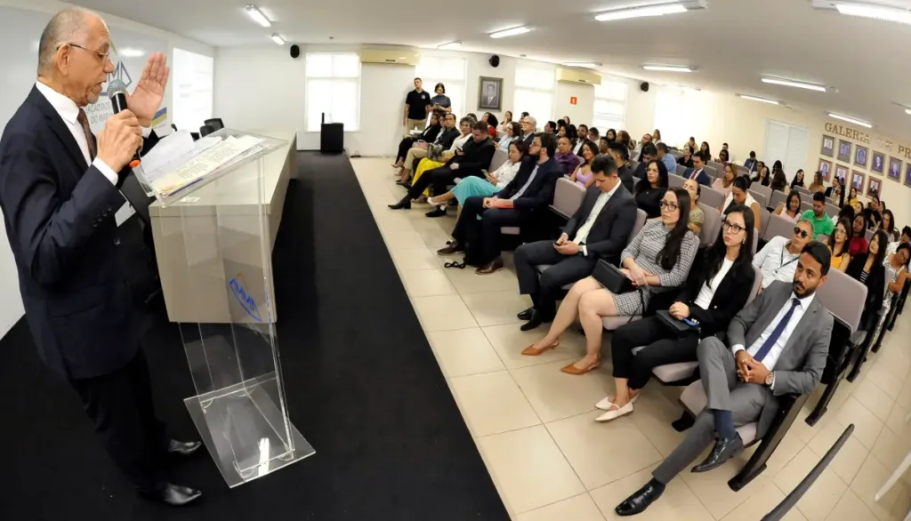 Premiação de professores na Esmam