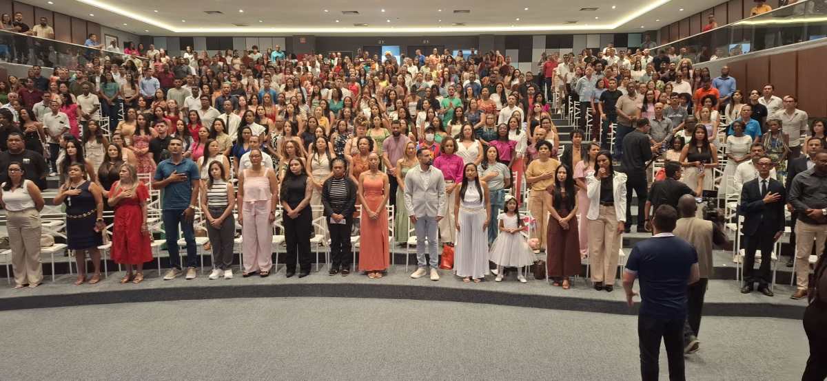 Prefeitura realiza cerimônia de posse de 187 professores