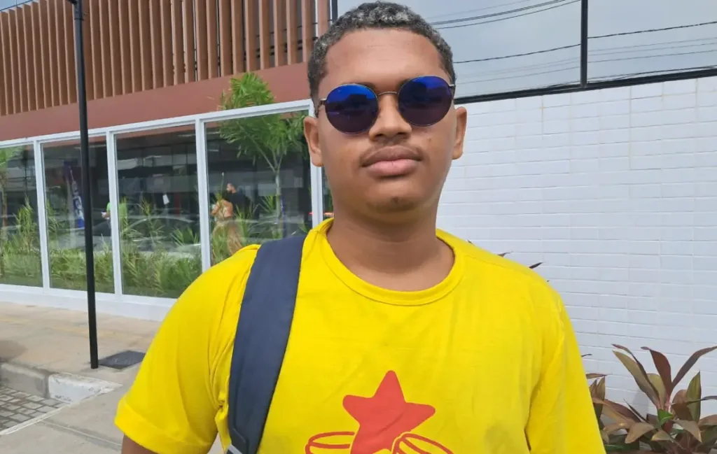 Mobilização de estagiários em frente a Seduc