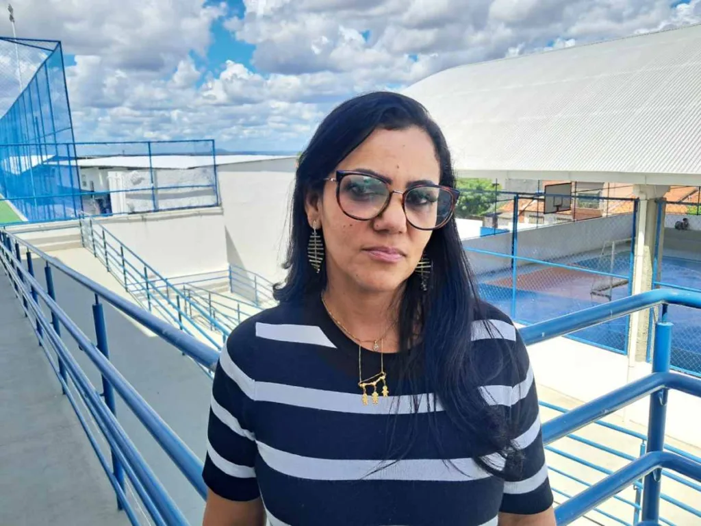 diretora de escola Diva Portela