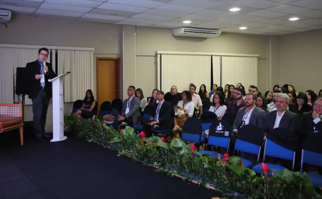 Simpósio debate atendimento de emergências cardiovasculares neste sábado (26)