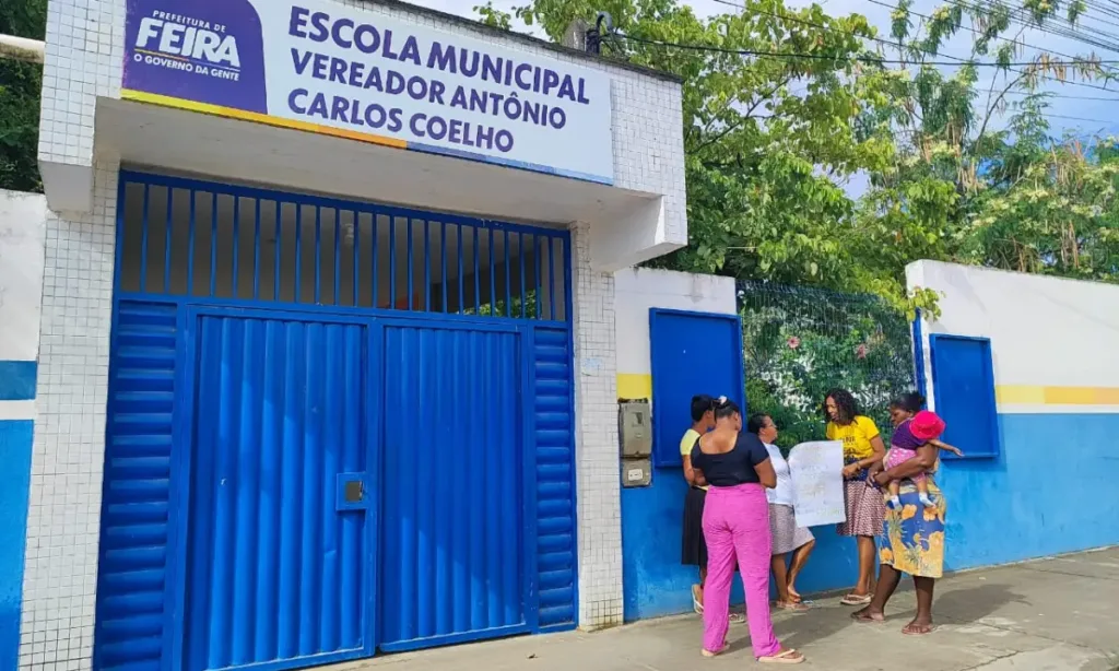 Manifestação na Escola Municipal Vereador Antônio Carlos Coelho