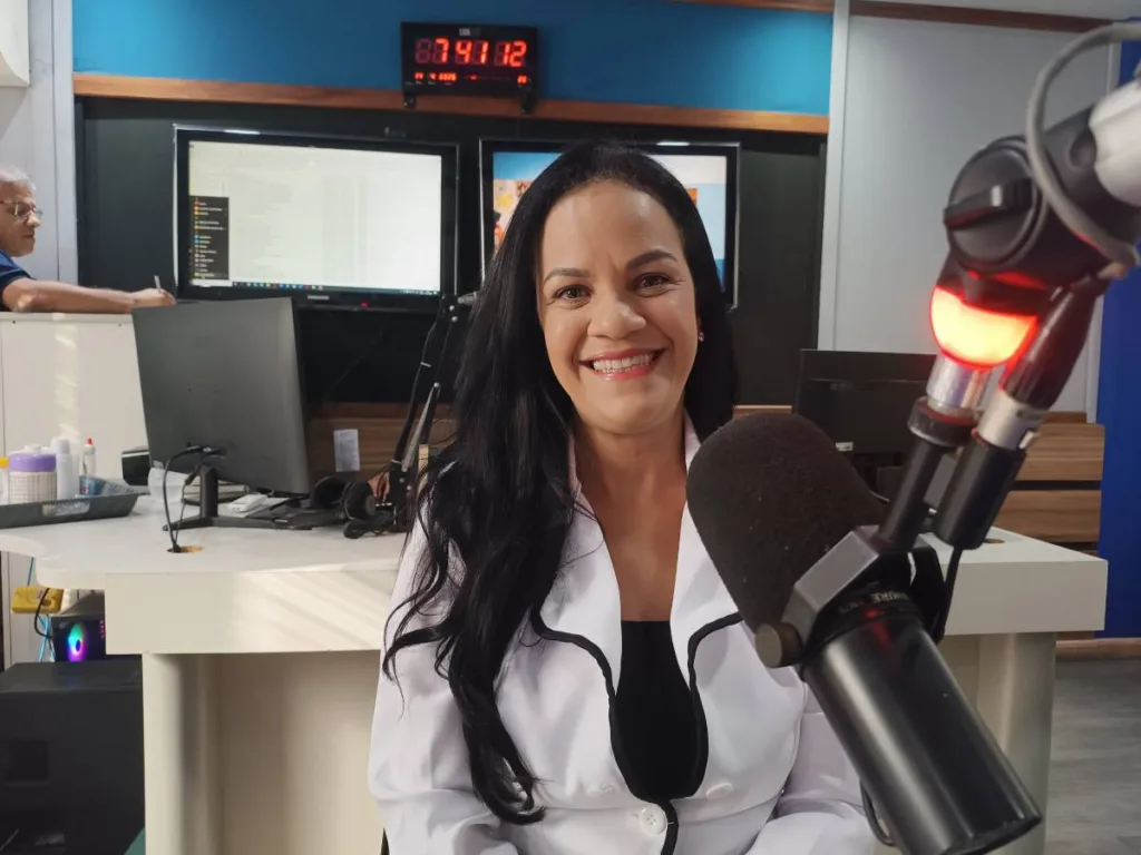 engenheira de alimentos Deisiane Ferreira