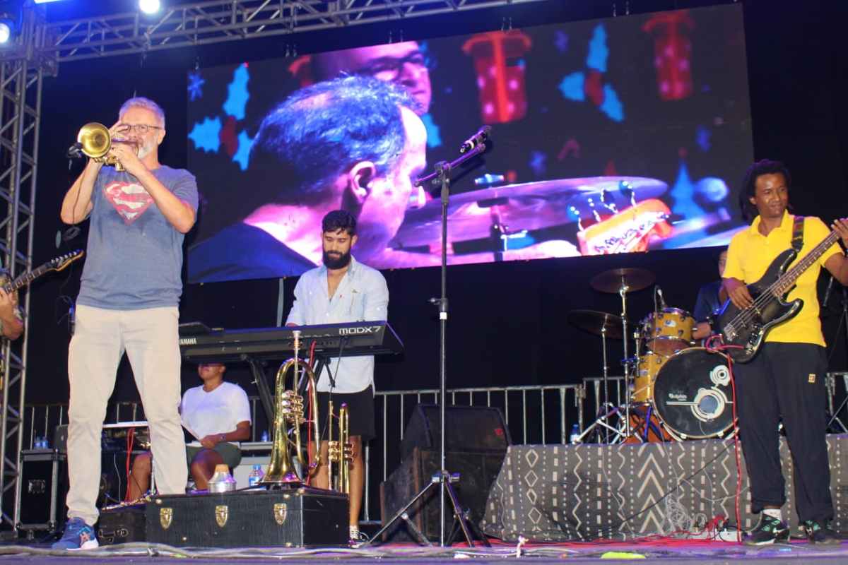 Itacaré recebe projeto Música na Árvore Solar Instrumental com shows gratuitos e energia limpa, de 18 a 20 de abril