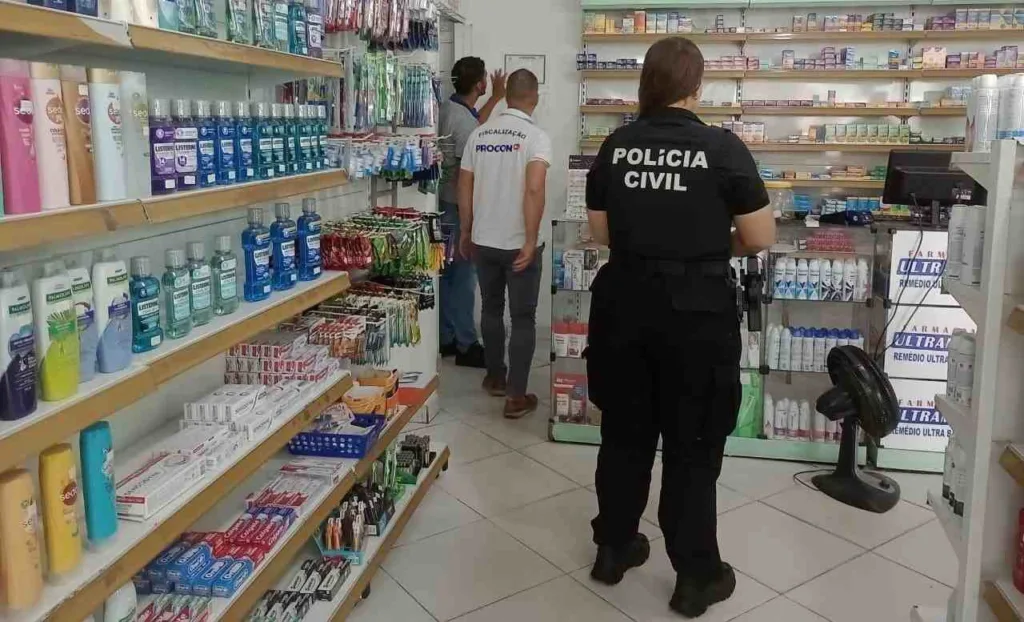 Operação Farmácia Legal interdita seis farmácias em Feira de Santana