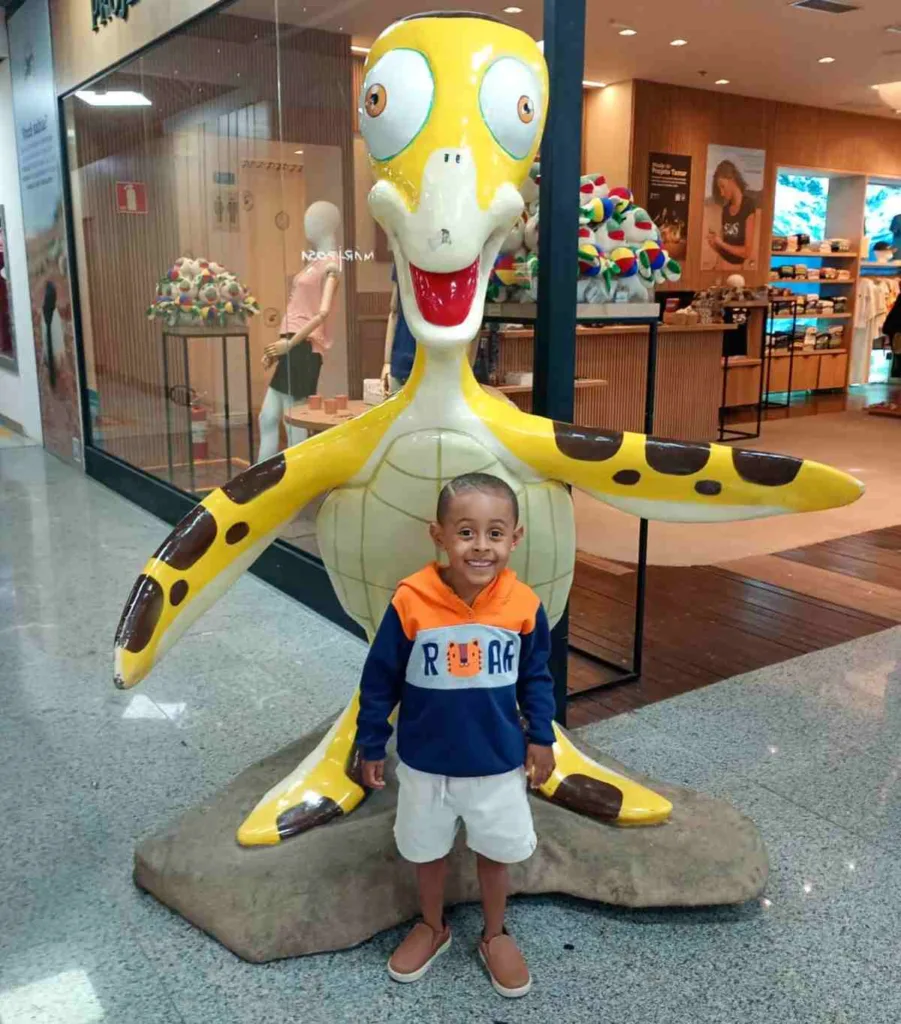 Mãe busca ajuda para conseguir medicamento de alto custo para filho com doença rara (1)