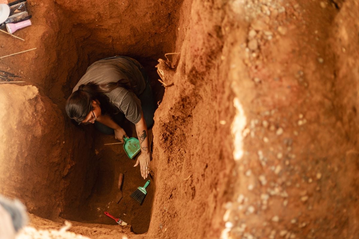 Arqueóloga - Ossadas identificadas por arqueólogos confirmam a localização do maior cemitério de escravizados da América Latina