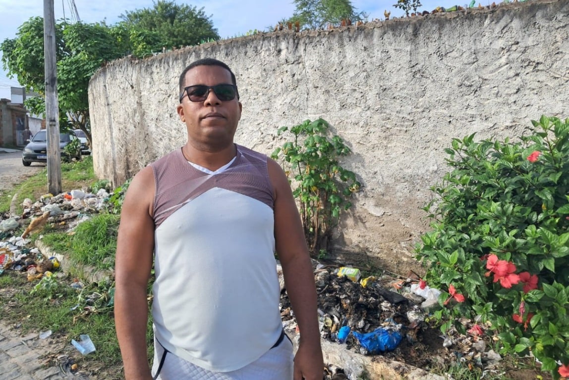 Descarte irregular de lixo nas ruas do bairro Queimadinha