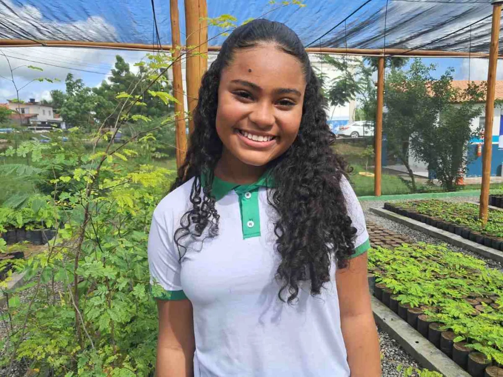 Estudantes visitam Viveiro Educador da Embasa