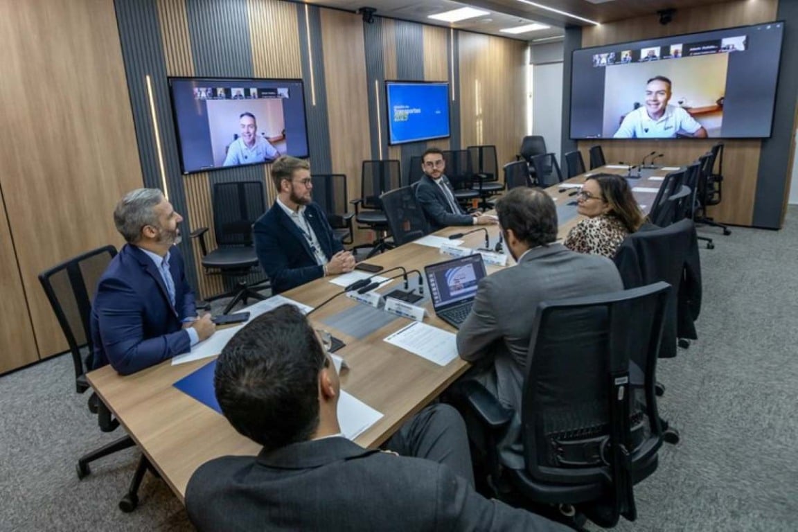 Reunião para ordem de serviço da ponte do Jequitinhonha