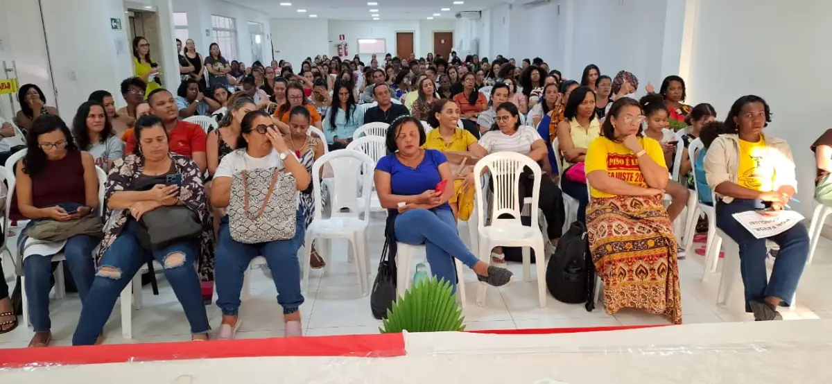 Corte de salários na gestão de Colbert será reparado; prefeitura prevê pagar R$ 15 milhões aos professores