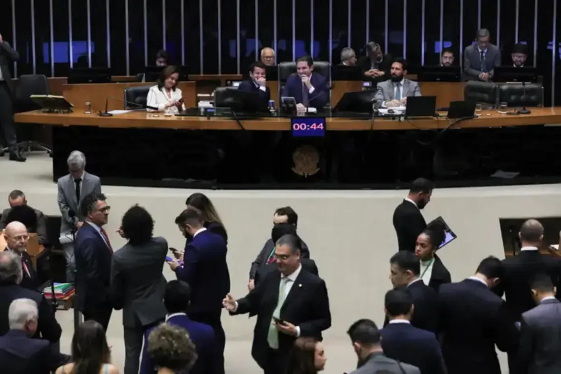 Câmara de Deputados aprova isenção do IR