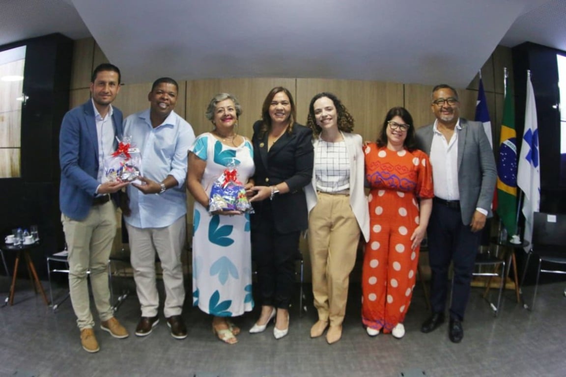 Sesab recebe comitiva da Colômbia para compartilhar experiência do SUS na Bahia