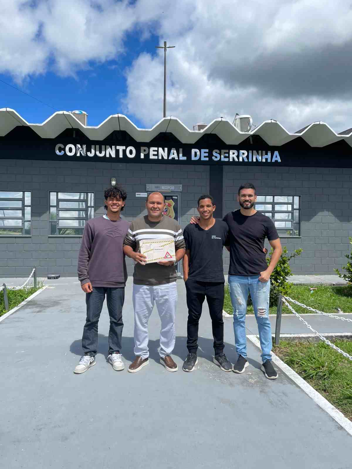 Estudantes criam cimento sustentável e ajudam na ressocialização de presos na Bahia