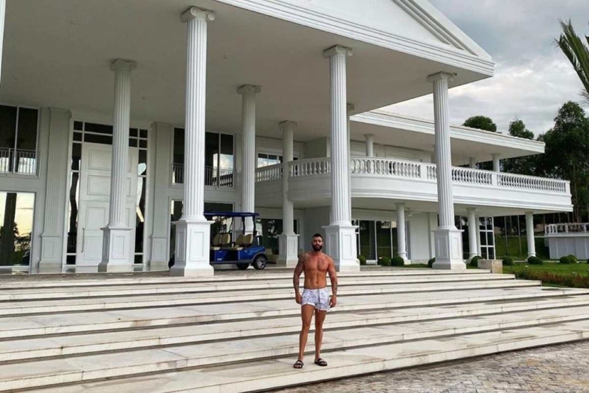 De origens simples a patrimônios de luxo; confira conquistas de cantores sertanejos