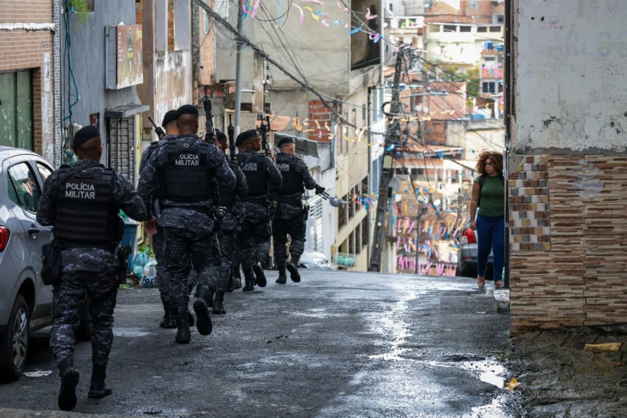 Operação força total e dominus areae