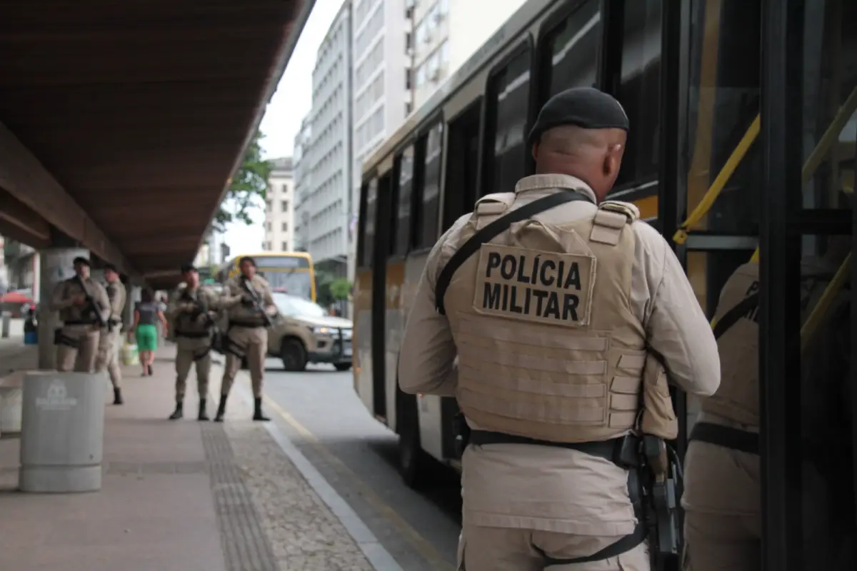 Polícias Militar e Civil reduzem em 53% os roubos em ônibus no primeiro semestre